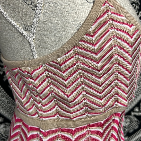 Bebe fuschia/tan chevron knit lined slip maxi dress size M crochet sleeveless - Picture 6 of 11